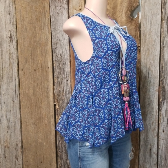 FREE PEOPLE PRINT PATTERN FLOWY LAYERS TOP! - Picture 5 of 8